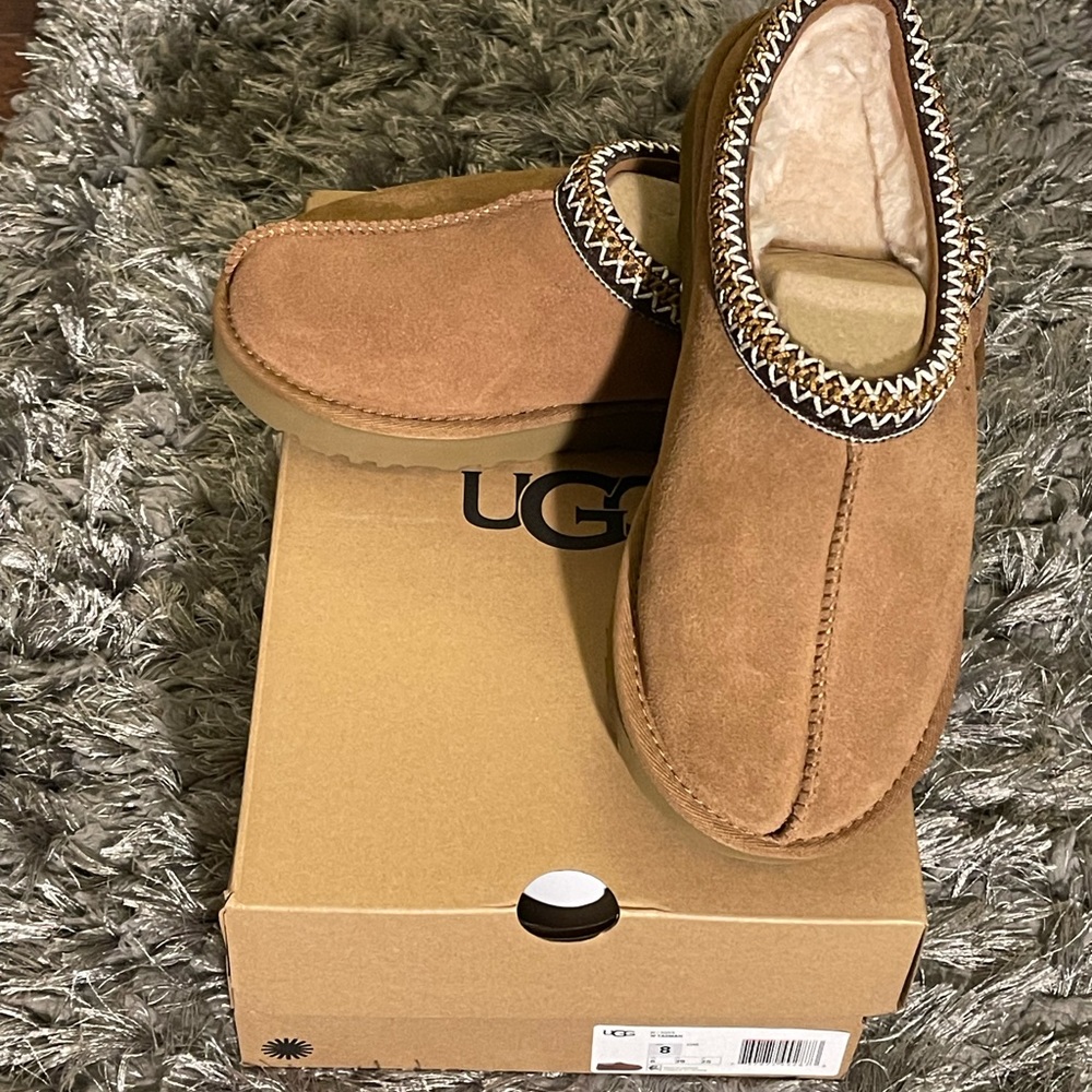 Ugg Tasman slipper, Women’s Size 8, Chestnut Brown